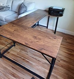 U Shaped desk. Excellent Condition