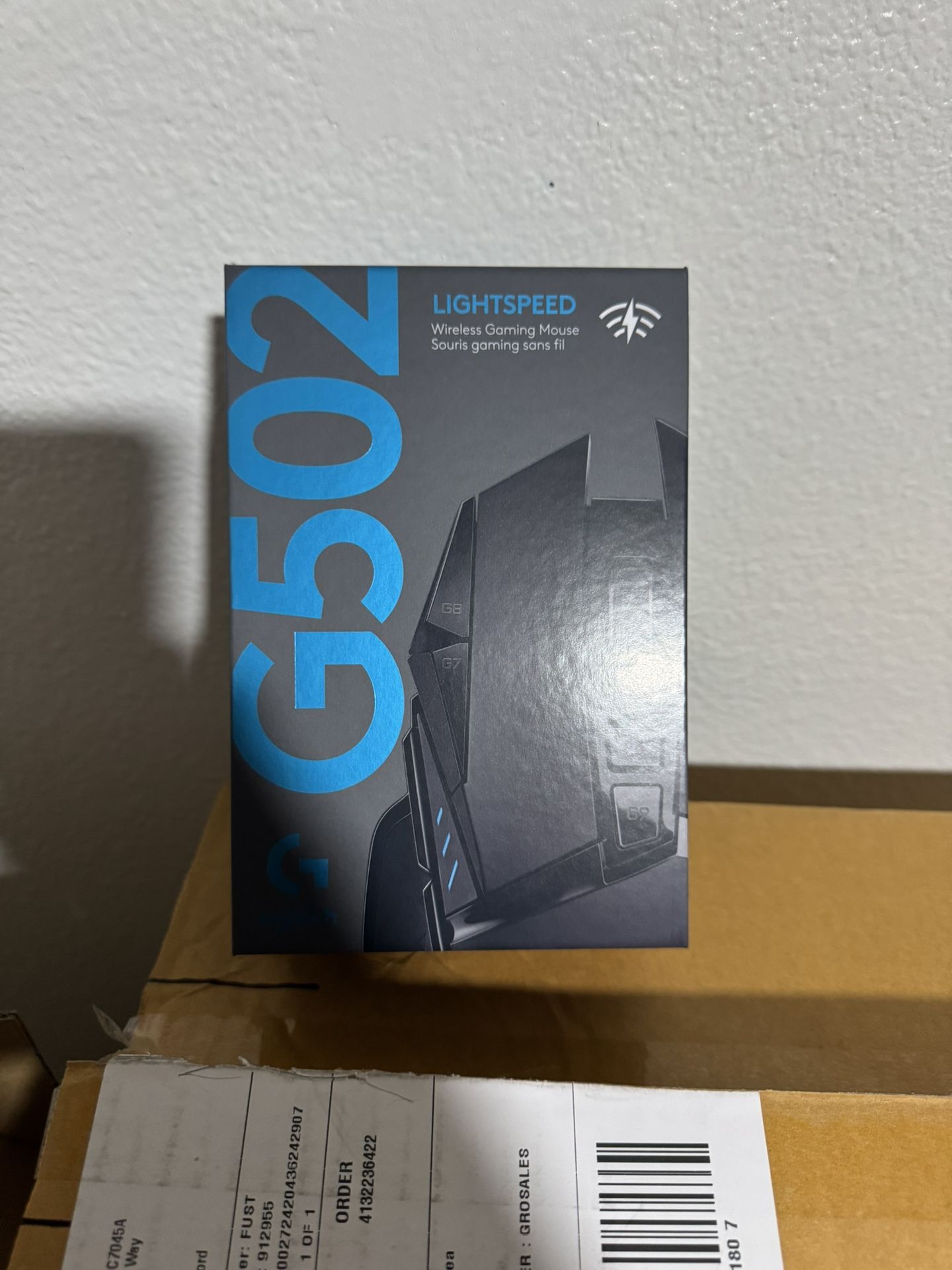 Logitech G502 Lightspeed Wireless Gaming Mouse with Hero 25K Sensor, PowerPlay Compatible, Tunable Weights and Lightsync RGB - Black