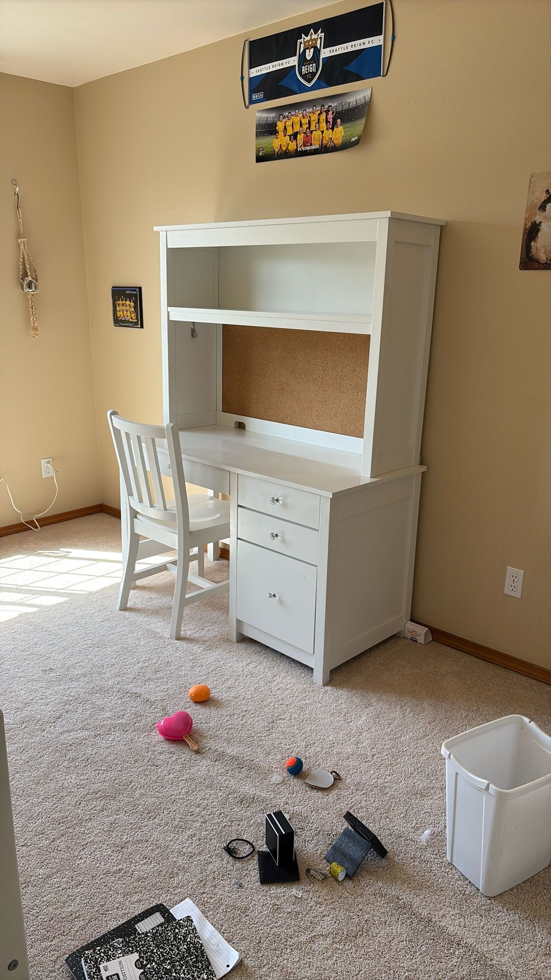 Land Of Nod Desk And Chair