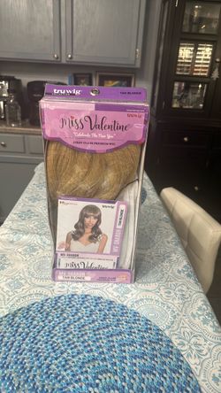 NEW Tan Blonde Wig