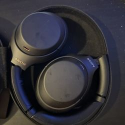 Sony Noise Canceling Over The Ear Headphones XM4