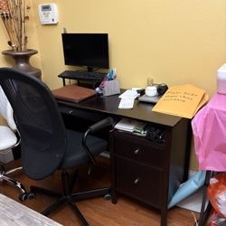 Cheap Computer Desk and Chair 