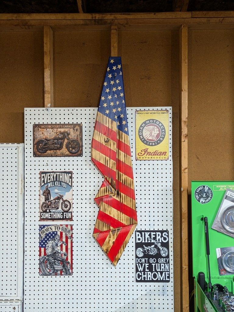 ๐บ๐ธ Handcrafted Draped Wooden American Flag- Rustic Pine Wall Art ๐บ๐ธ
Bold.Patriotic.Made to last.