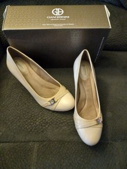 Women's Memory Foam Beige Heels