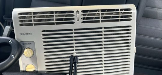 Frigidaire 5000 BTU AC