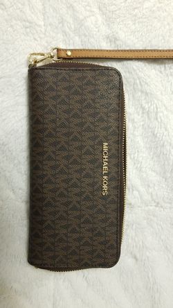 REAL Michael Kors wristlet tags attached