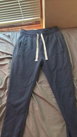 Essintials pants small