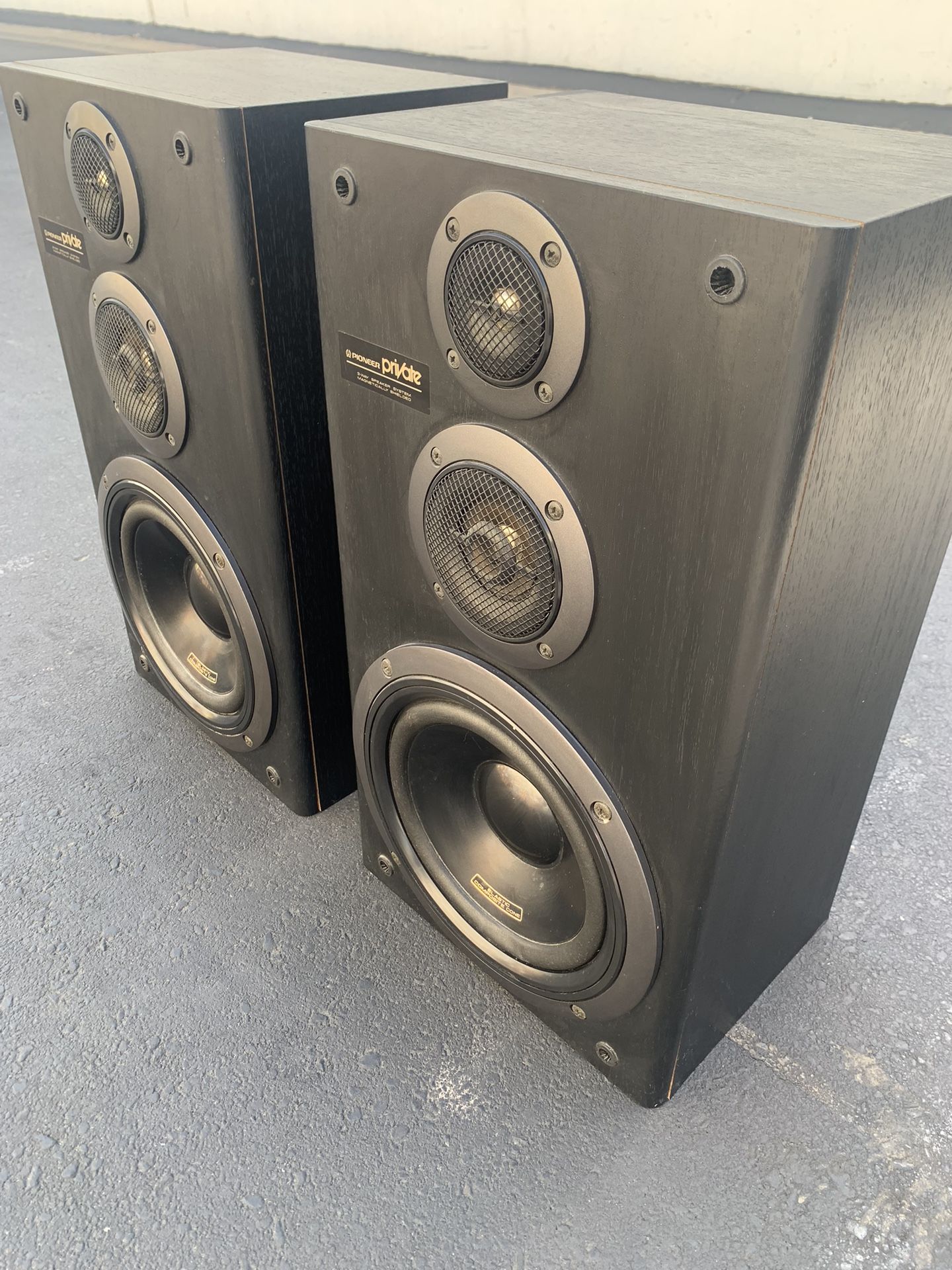 Pair Pioneer S-Z82V Speakers Good Condition for Sale in