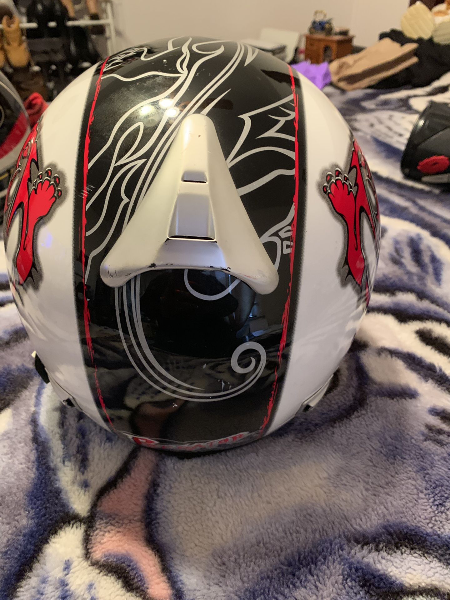 Motorcycle helmet