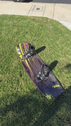 Liquid Force Trip 142 Wakeboard with Bindings