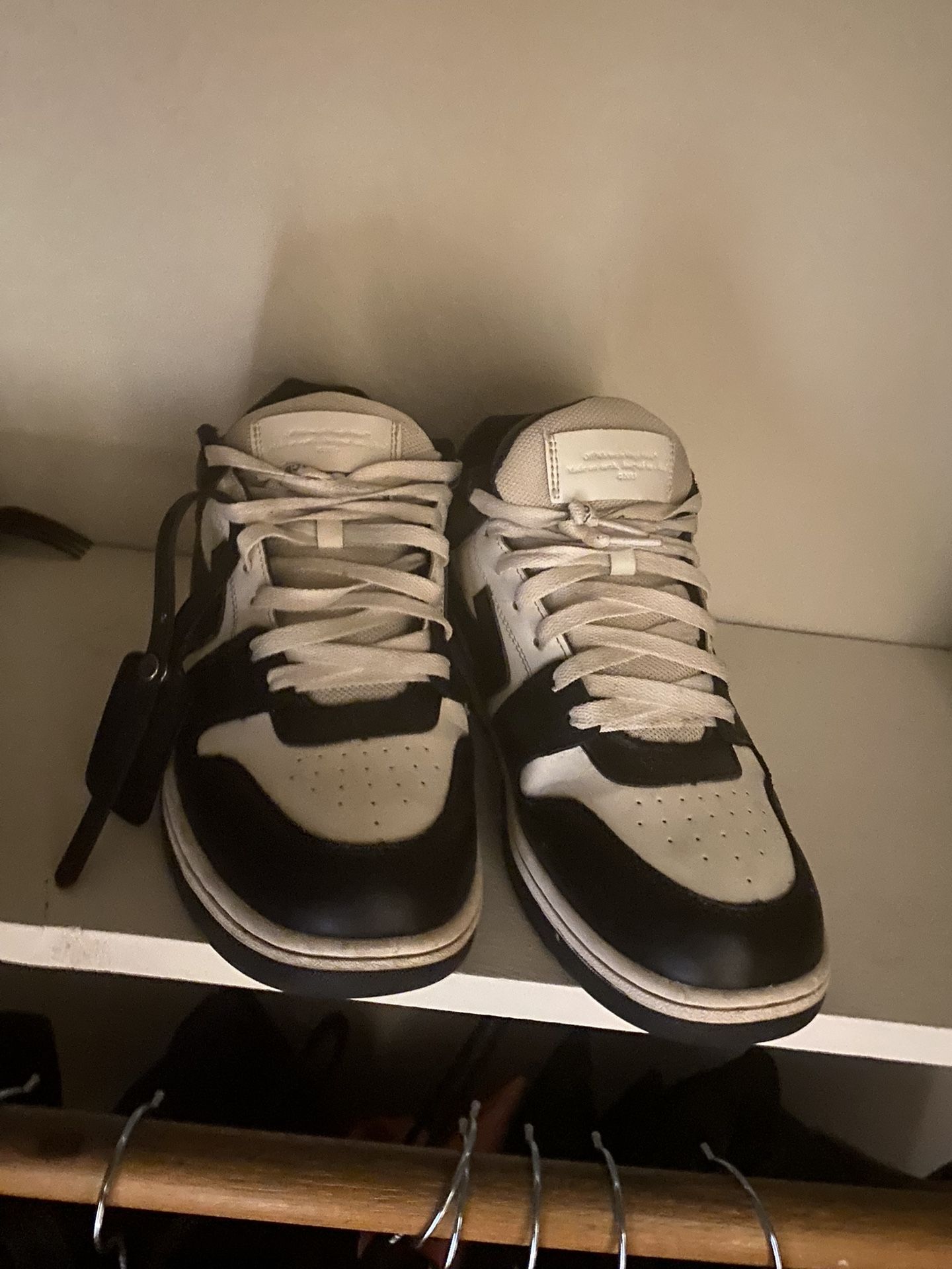 Black And White Offwhite Out Of Office Size 11