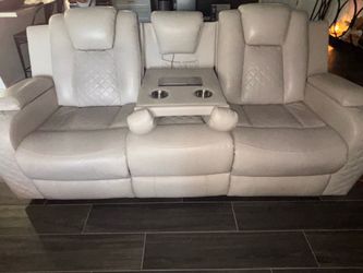 White leather couch & recliners