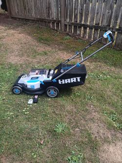 Hart 20 volt cordless lawn mower with 16" cut with charger used 3 times works great