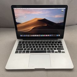 2015 MacBook Pro 13 inch I5/8GB/500GB