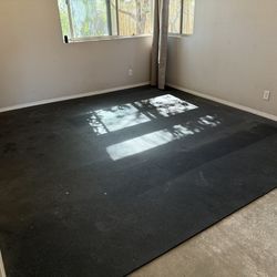 Rubberized gym floor 3/8” think 11’ x 10’9”