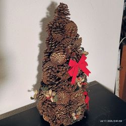 Vintage Style 16" Tabletop Pinecone Christmas Tree