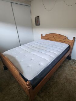 Queen Bed Frame w/2 Matching Night Stands