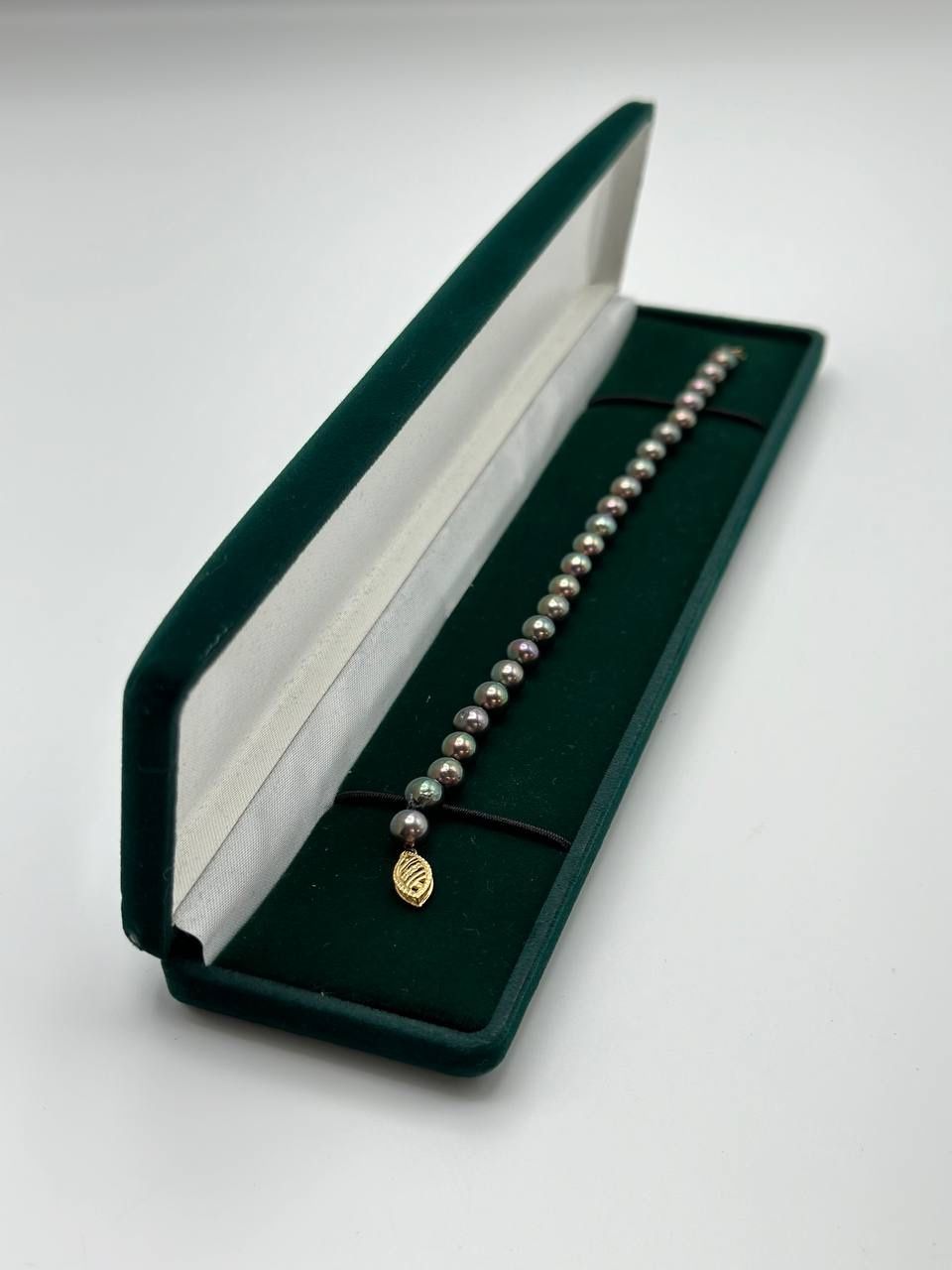 Dark Pearls bracelet with 14k Clasp (7.5" inches long)