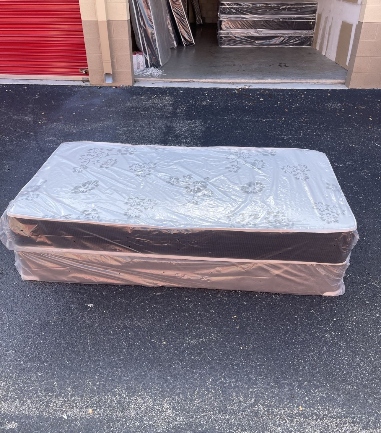 New Twin Size Mattress And Box Spring Set // We Offer 🚚