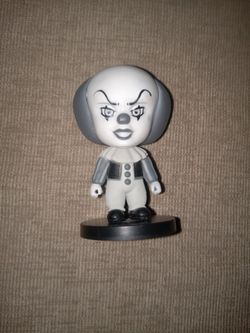 Culterfly Black & White IT Pennywise Figure