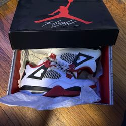 Jordan 4 Retro “Fire Red”