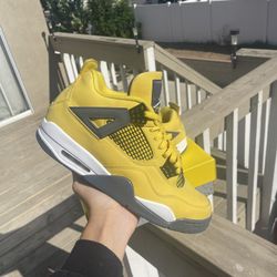 Jordan 4 Lightning Size 10