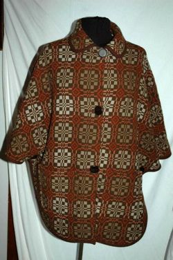 Retro Vintage Welsh Woven Cape Poncho Jacket Dillad Coracle (Corugl Clothes)