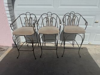 3 gorgeous bar height chairs kitchen stools