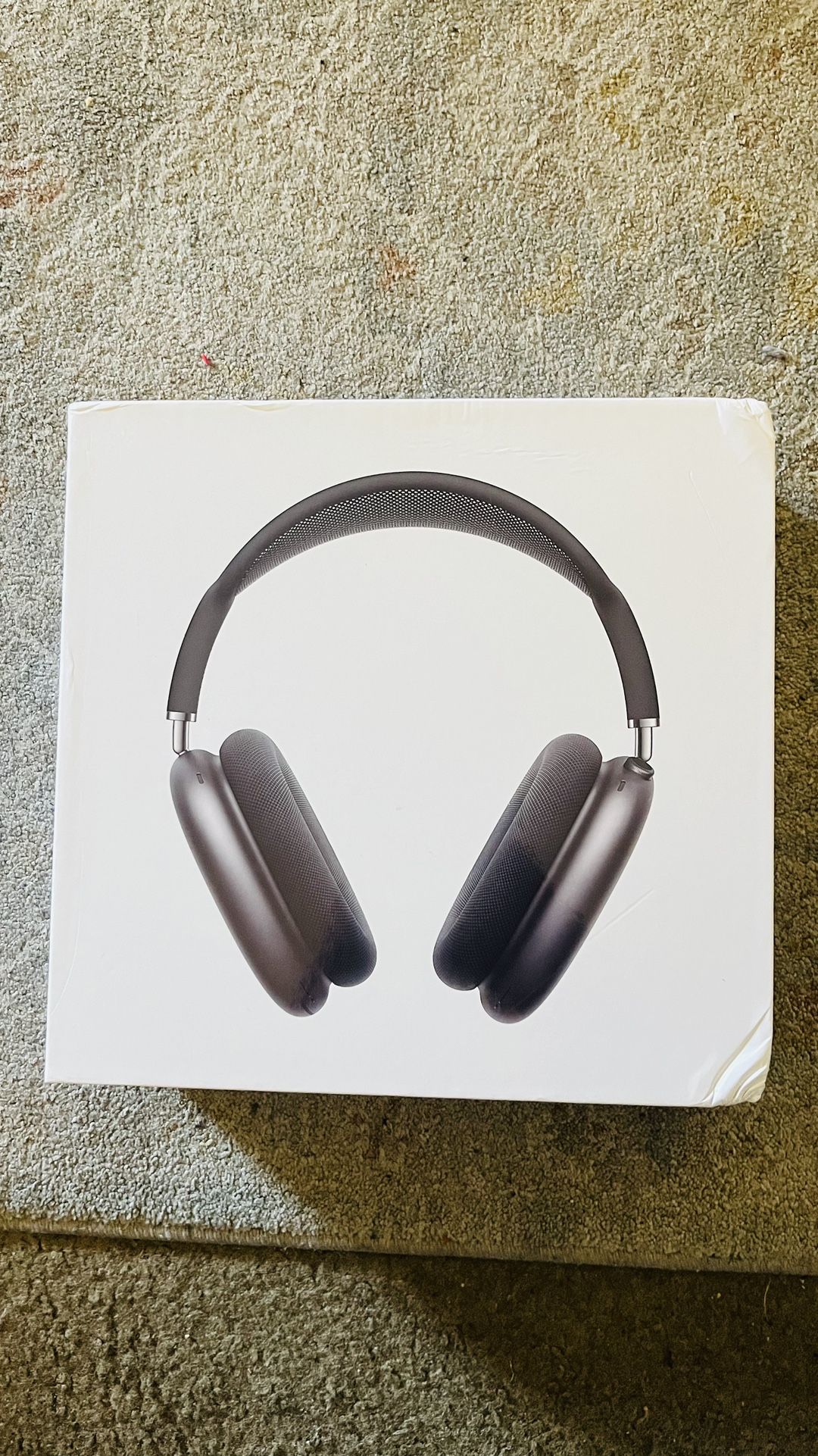 AirPod Maxes Send Offers