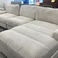 New 3 Piece Modular Sectional Couch/ Includes Free Delivery 🚚 and Assembling!