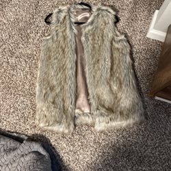 Brand New Faux Fur Vest - Size small Women’s