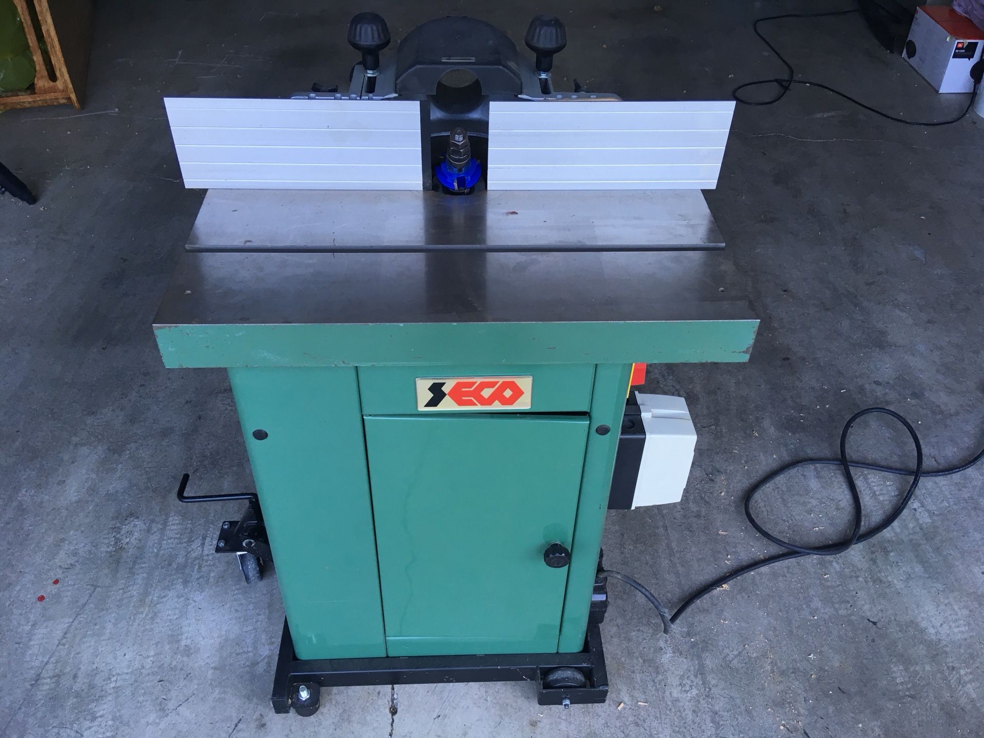Seco Wood Shaper Tilting Arbor, 3HP, Extras