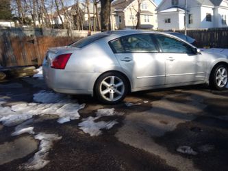 06 Nissan maximum 140K 6 speed