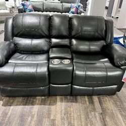 💥 Like New Recliner & Loveseat – Staging Furniture Deal! 💥