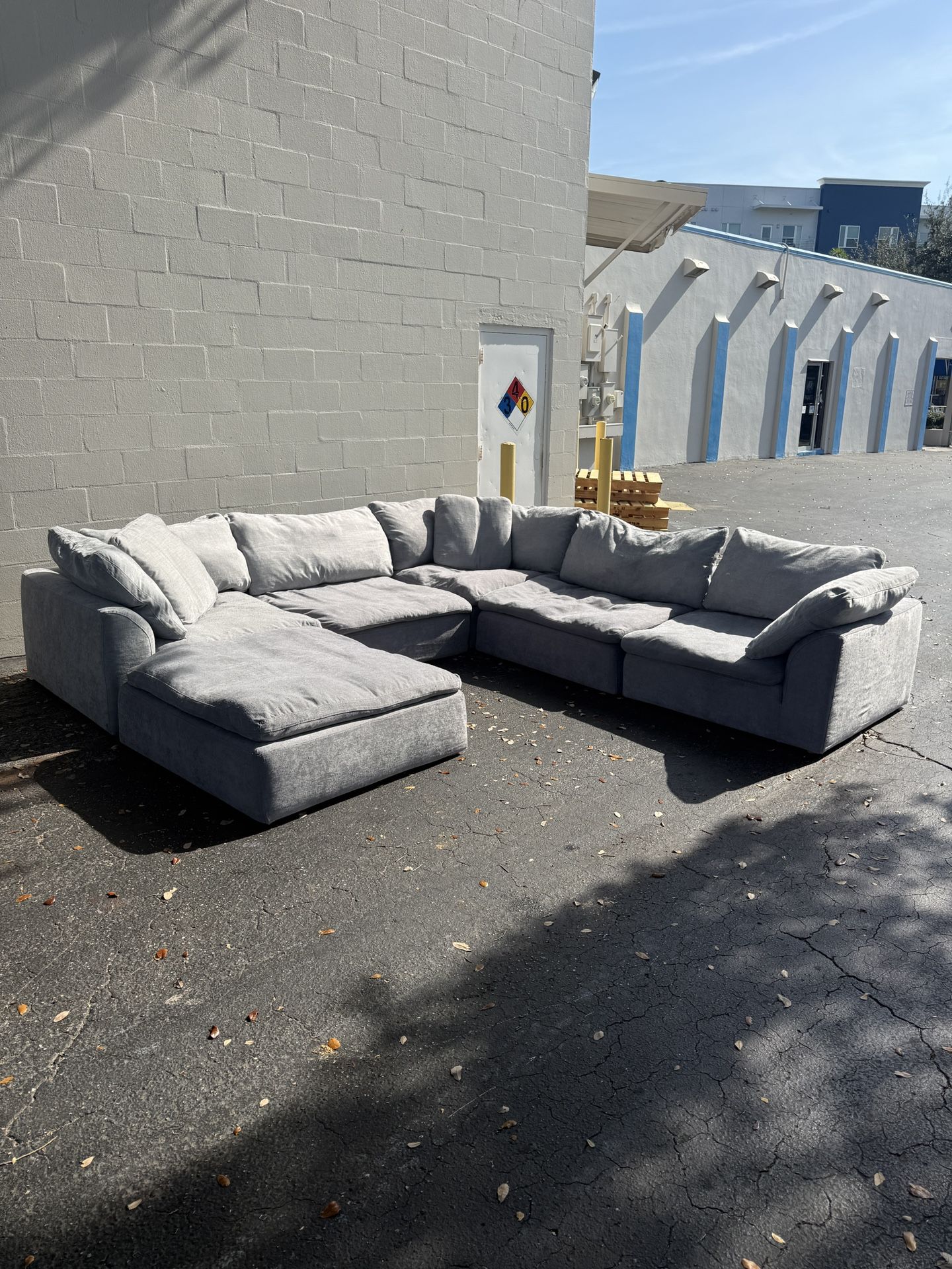 Haverty’s 6pc Cloud Couch Great For Large Family 