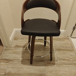 1, 26 in leather and Walnut counter height stool