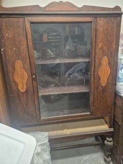 Vintage China. Missing drawer