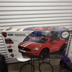 Rollplay Ford Mustang GT Convertible 6V Ride On Car Kids Toy New Open Box