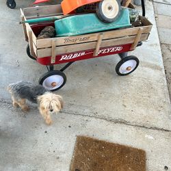 Radio flyer traveler wagon, 34 inches long