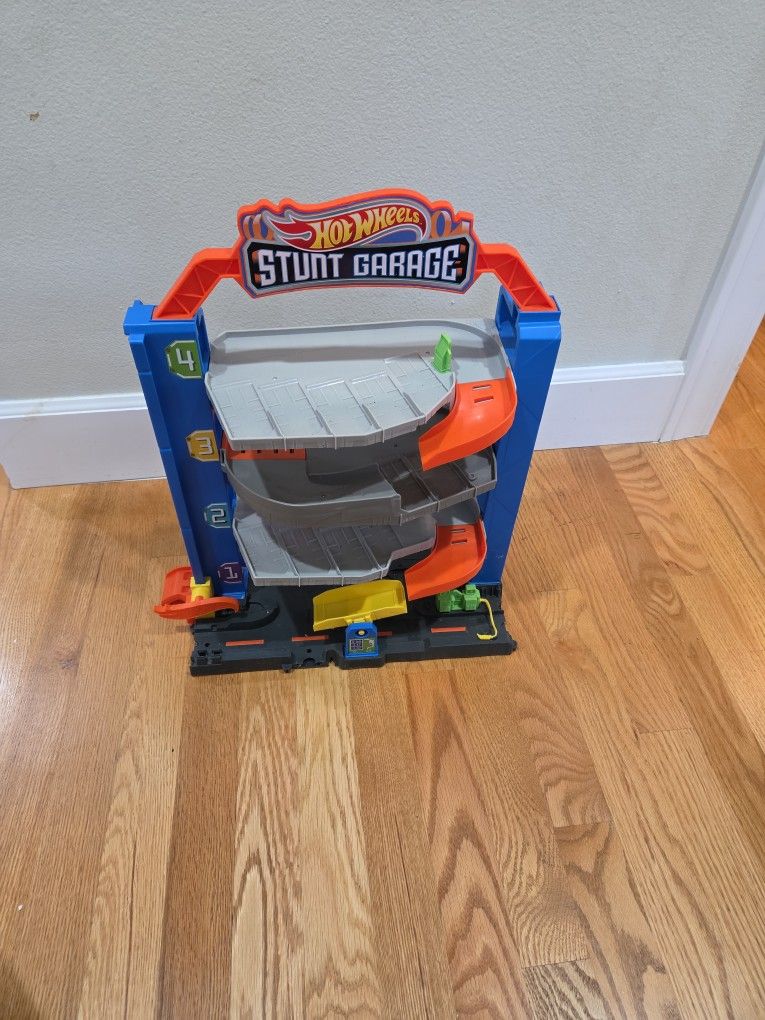 Hot Wheels Stunt Garage