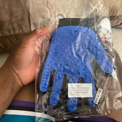 Grooming hands