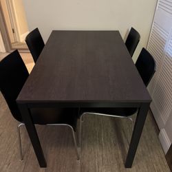 Expandable Dining Table with 4 Chairs