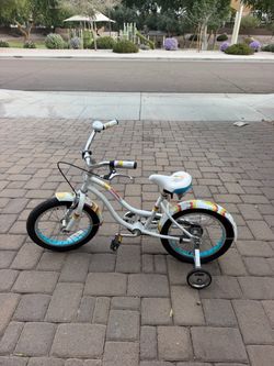 Toddlers Bike w/ training wheels