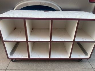 Rolling cubby hole cart