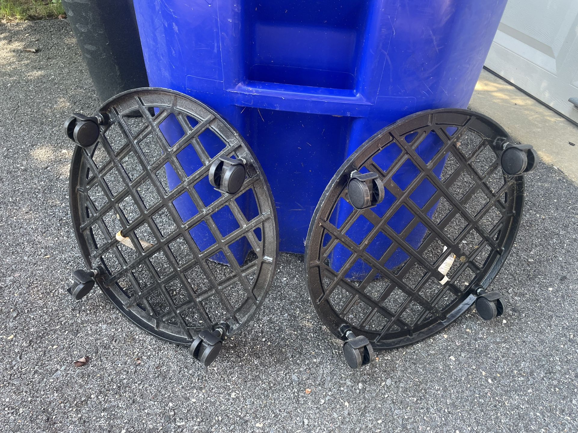 Black Rolling Metal Plant Pedestal