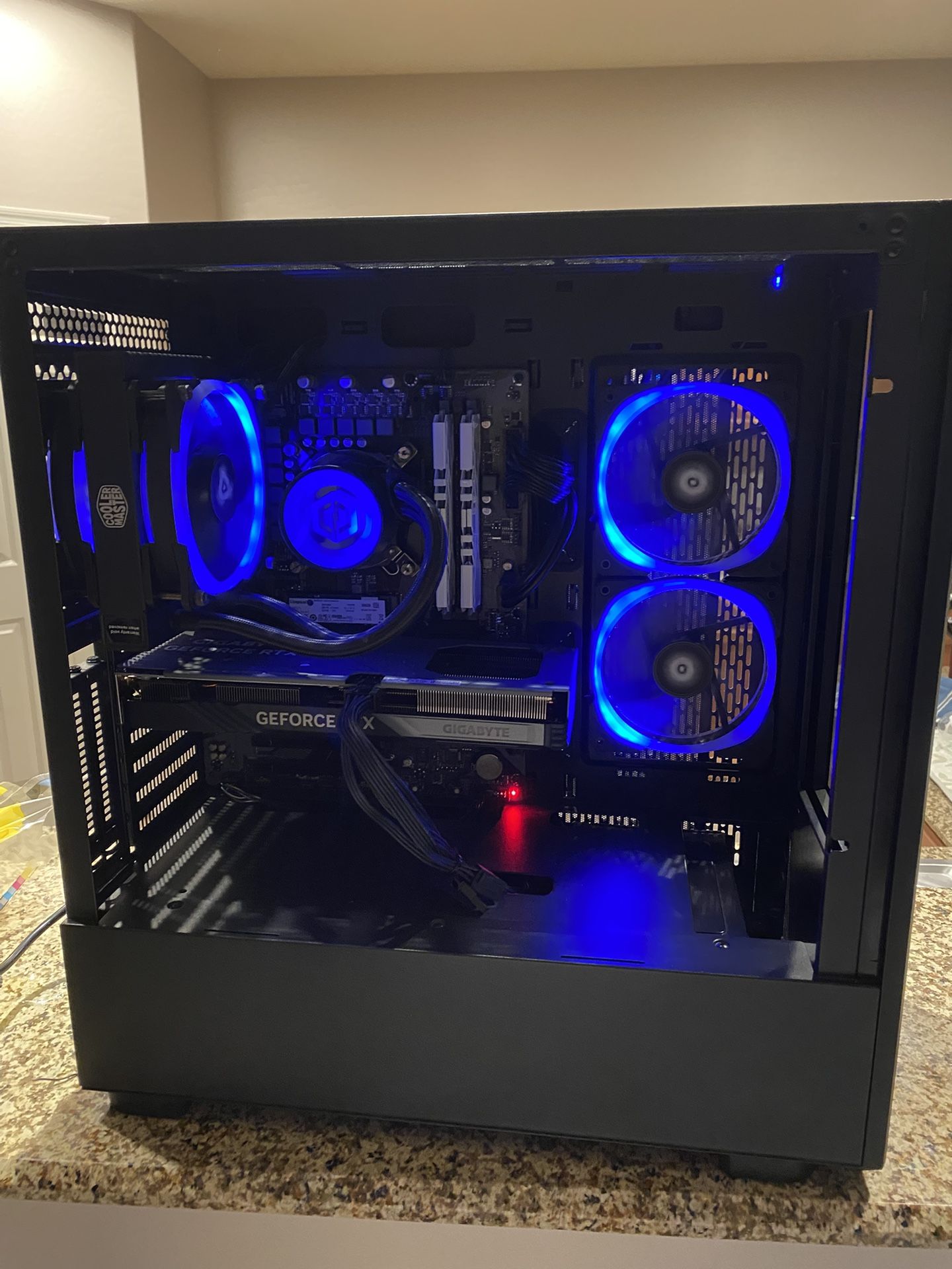 600$ Gaming Computer (4060, 64 RAM, etc.. Read Desc.)