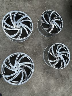 LEXANI Twister 22in Chrome Rims (SUV/Truck)