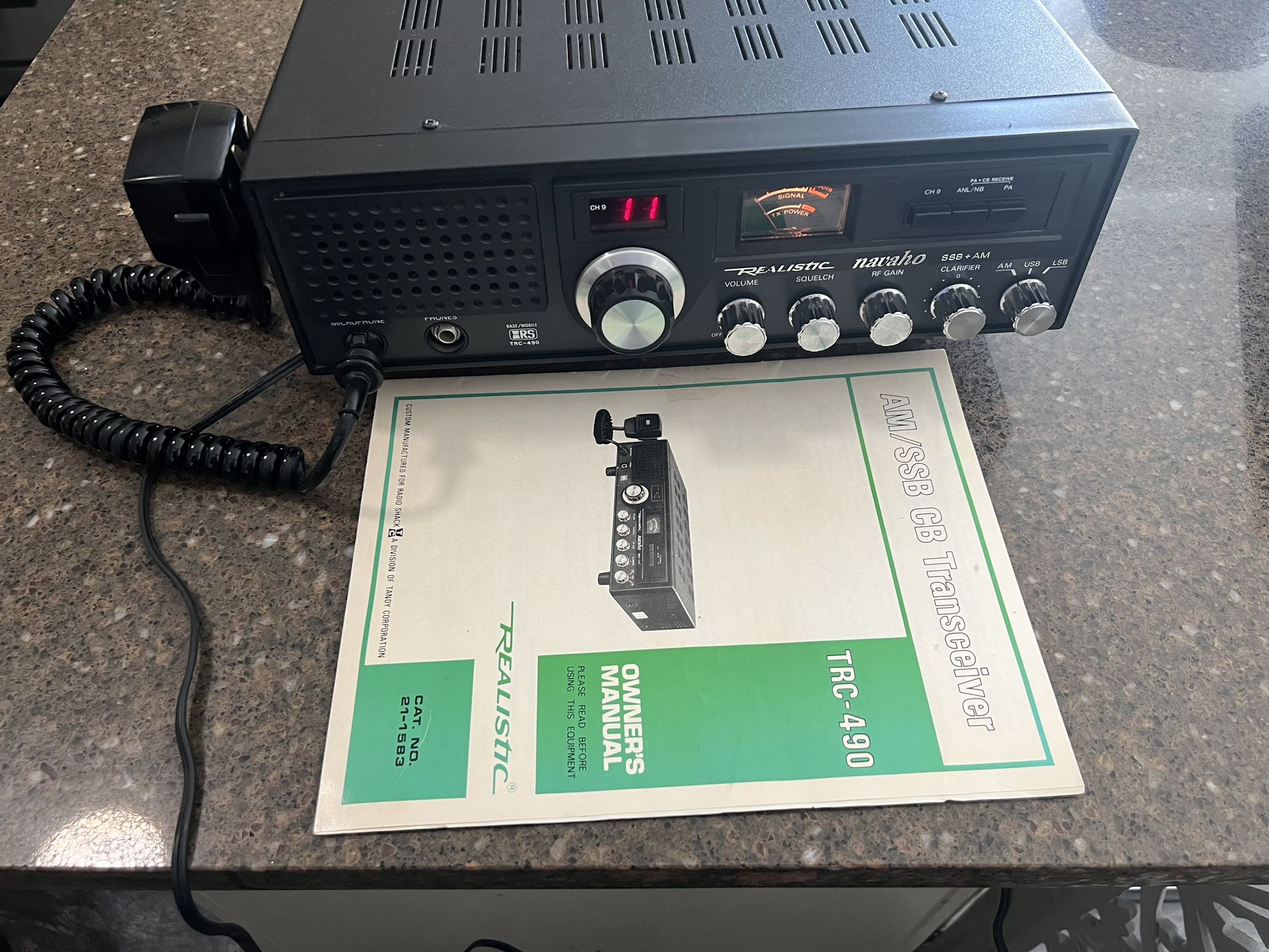 Vintage Realistic Navaho TRC-490 AM-SSB CB Base Station
