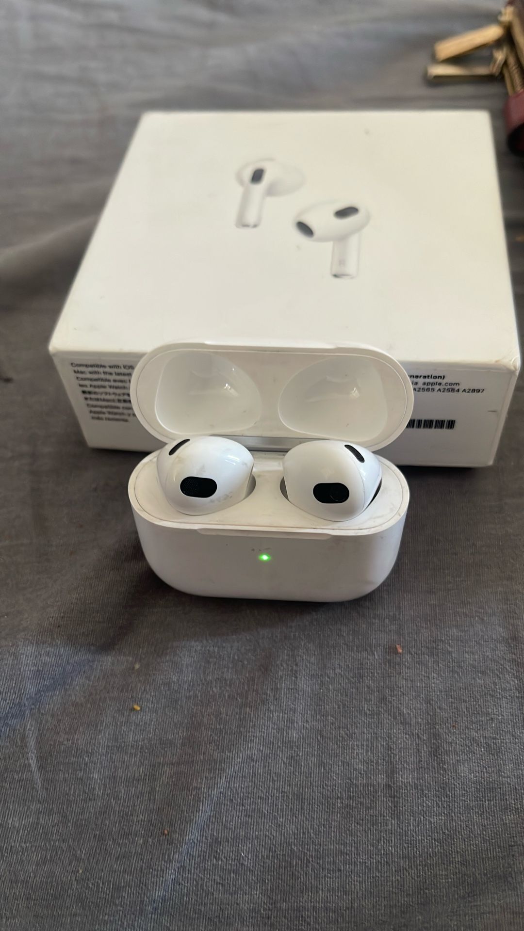 AirPods (3rd generation) Lighting case
