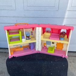 Little People House